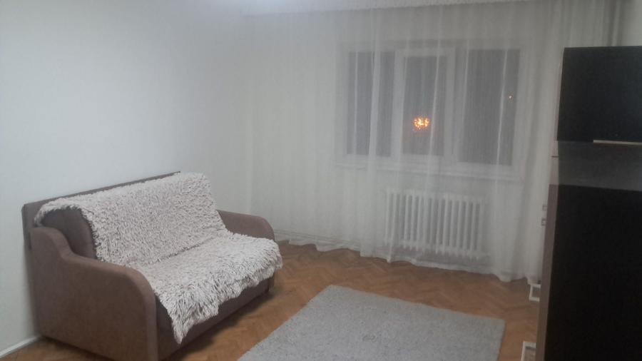 Apartament cu 2 camere decomandat în Nicolina