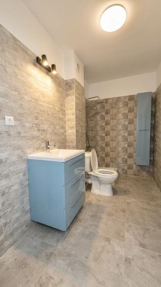 Apartament cu 3 camere semidecomandat în Florești