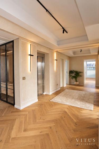 Penthouse cu 4 camere decomandat în Central