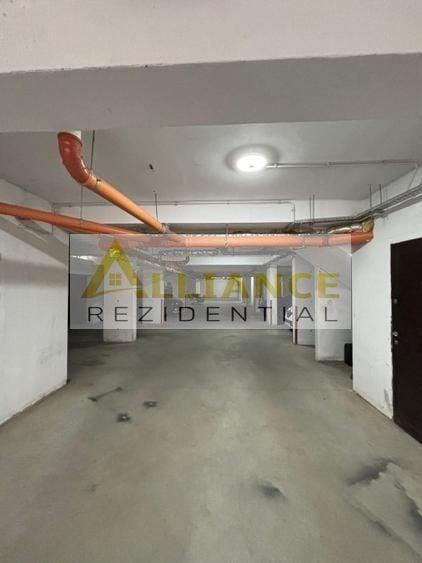 Apartament cu 3 camere semidecomandat, mobilat în Central