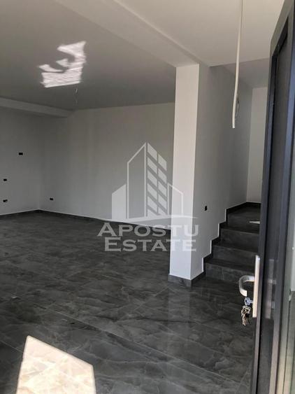 Duplex cu 4 camere cu Canalizare în Giarmata