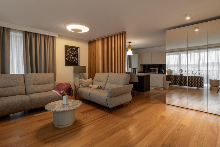 Apartament cu 2 camere decomandat în Exterior Vest
