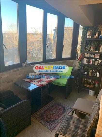Apartament cu 5 camere decomandat, mobilat în Central
