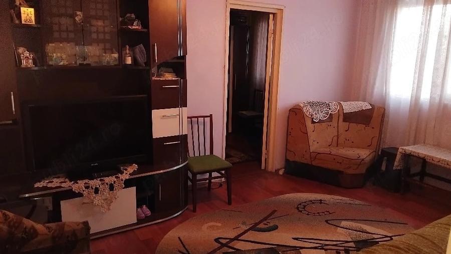 Apartament cu 3 camere nedecomandat în Nord