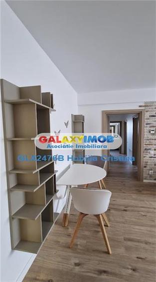 Apartament cu 3 camere decomandat, mobilat în Băneasa