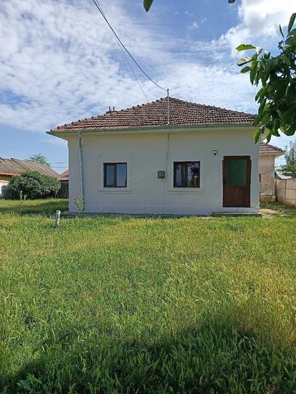 Casă cu Teren 820 Mp în Vlădila