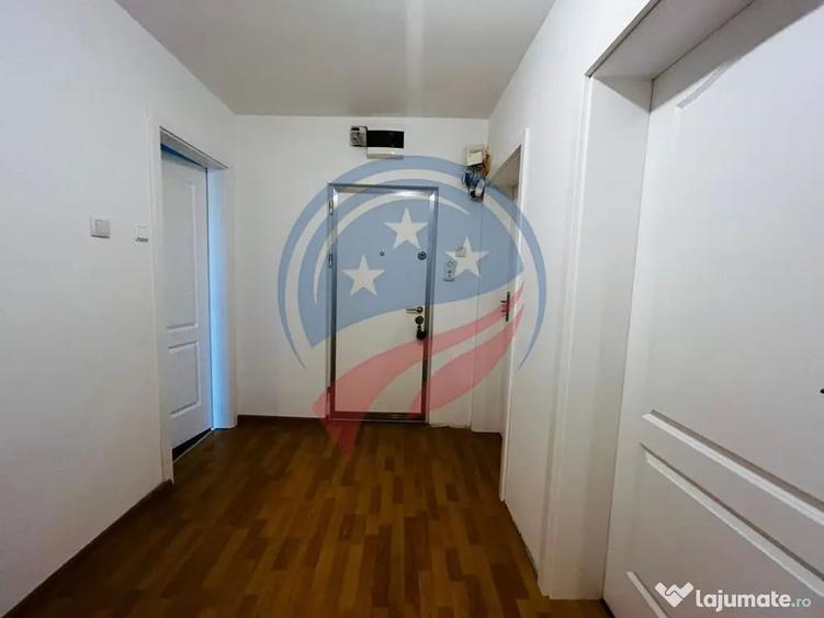 Apartament cu 4 camere decomandat în Central