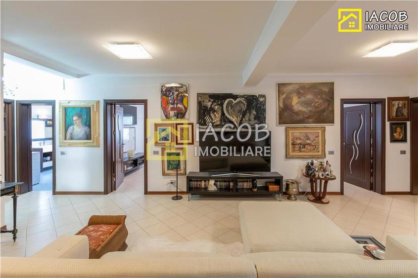 Apartament cu 4 camere decomandat, mobilat în 9 Mai