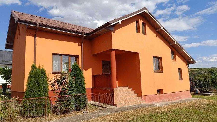 Casă cu 3 camere în Izvor