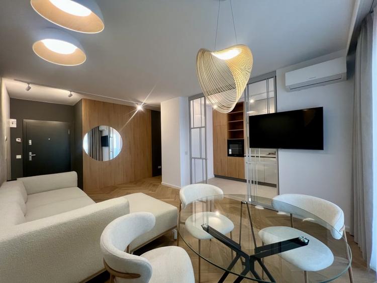 Apartament cu 2 camere semidecomandat, mobilat în Mărăști