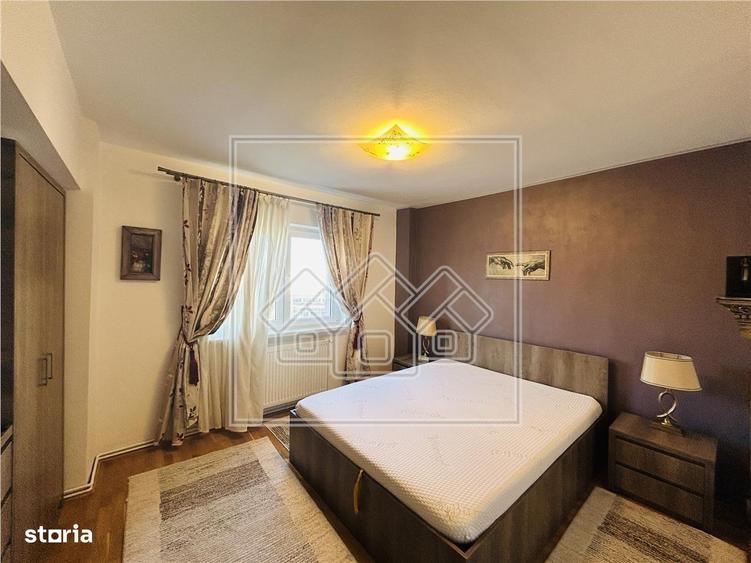 Apartament cu 3 camere în Calea Dumbrăvii