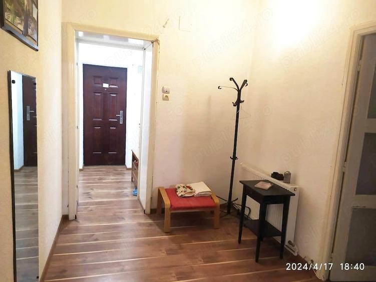 Apartament cu 3 camere decomandat în Calea Victoriei