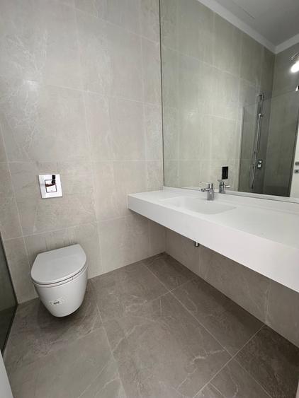 Apartament cu 4 camere semidecomandat în Floreasca