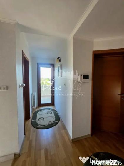 Casă cu 7 camere cu Teren 1642 Mp în Poiana