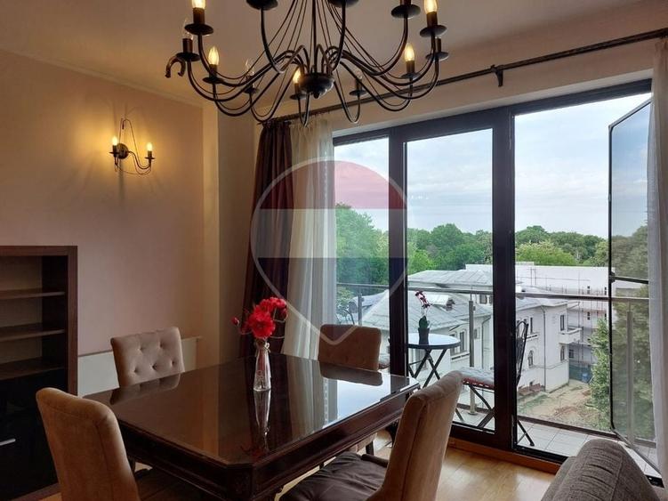 Apartament cu 3 camere decomandat în Kiseleff