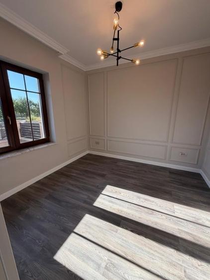 Duplex cu 5 camere cu Canalizare în Ghiroda