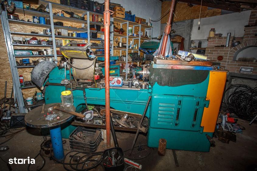 Casă cu 6 camere decomandat cu Teren 1100 Mp în Borca