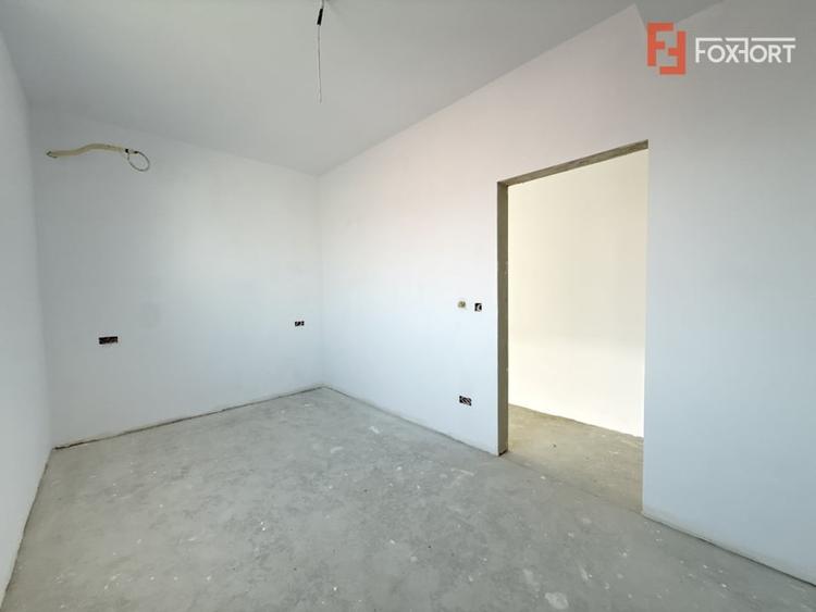 Duplex cu 4 camere cu Canalizare în Săcălaz