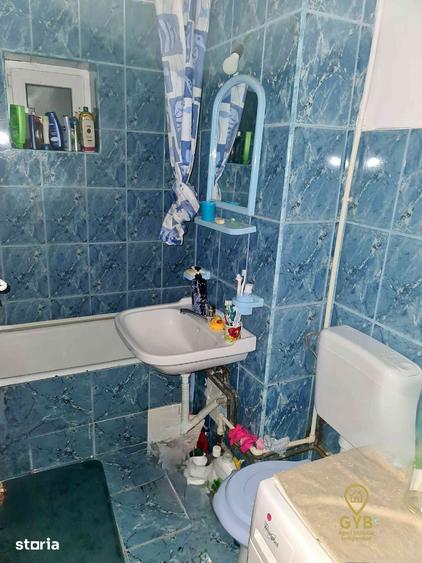 Apartament cu 4 camere, mobilat în Est