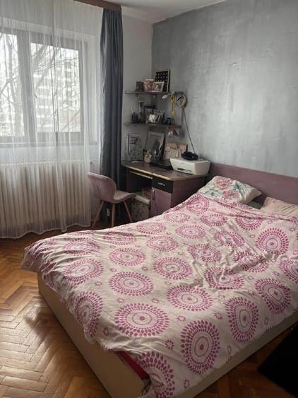 Apartament cu 4 camere decomandat, mobilat în Tomis Nord