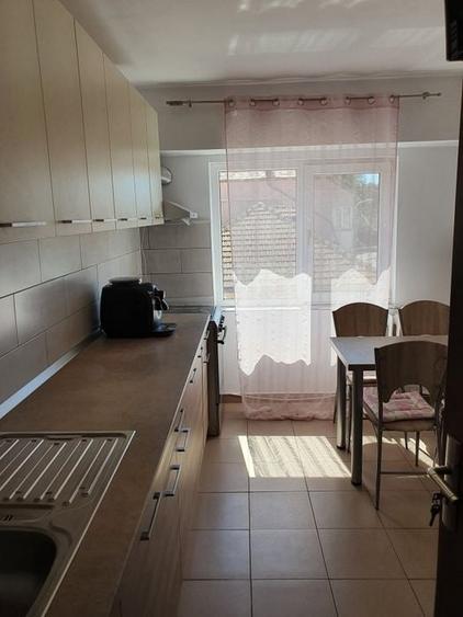 Apartament cu 2 camere decomandat, mobilat în Casa de Cultură