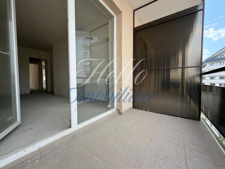 Apartament cu 3 camere semidecomandat în Florești