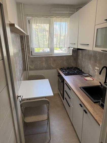 Apartament cu 3 camere decomandat în Valea Rosie