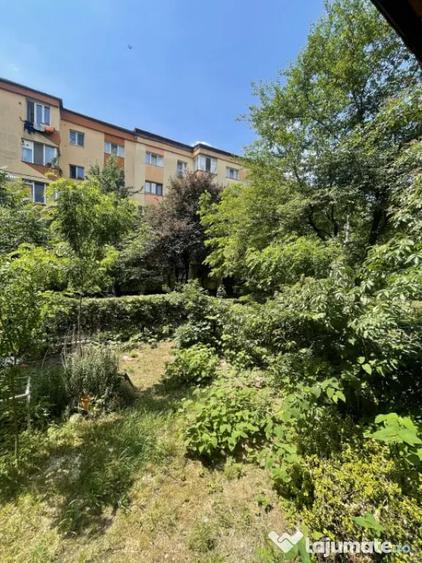 Apartament cu 3 camere decomandat, mobilat în Hotvon
