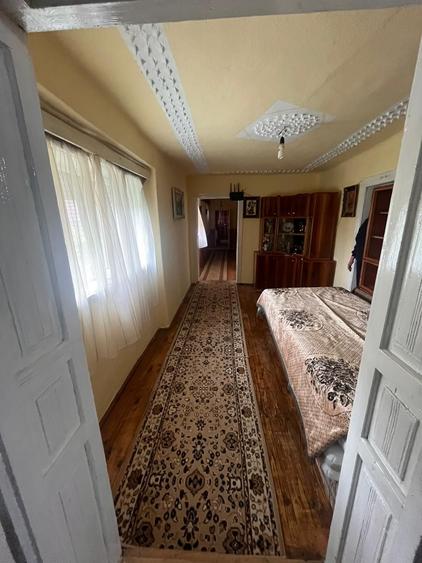 Casă cu 4 camere în Călugări