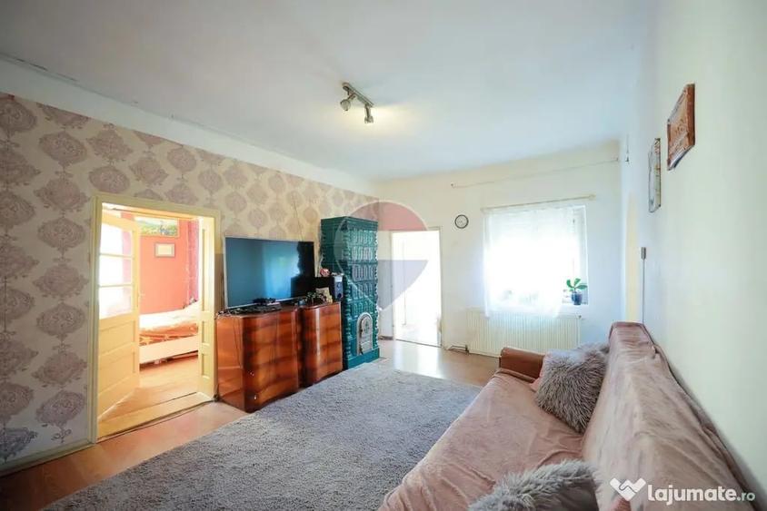 Casă cu 4 camere cu Teren 620 Mp în Santăul Mare