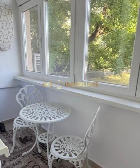 Apartament cu 3 camere semidecomandat, mobilat în Grivița