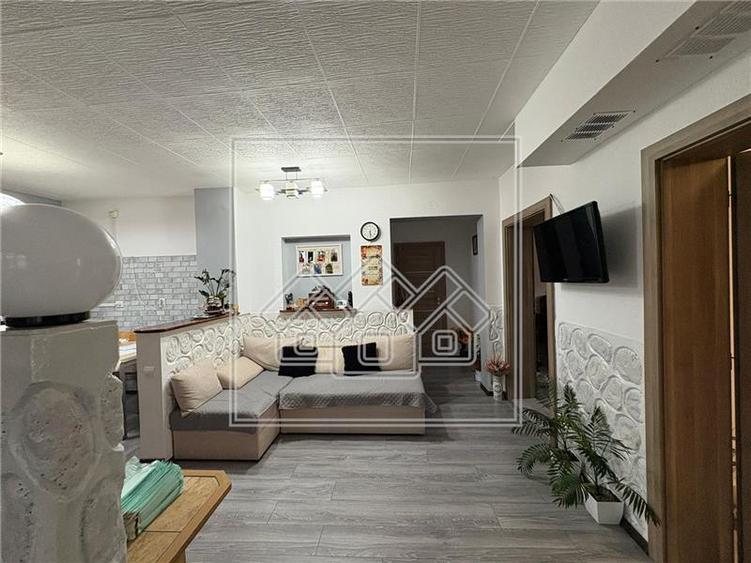 Apartament cu 4 camere decomandat în Lazaret