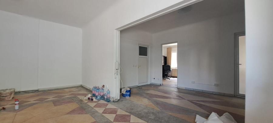 Spațiu comercial, de 200 mp, în Alexandriei