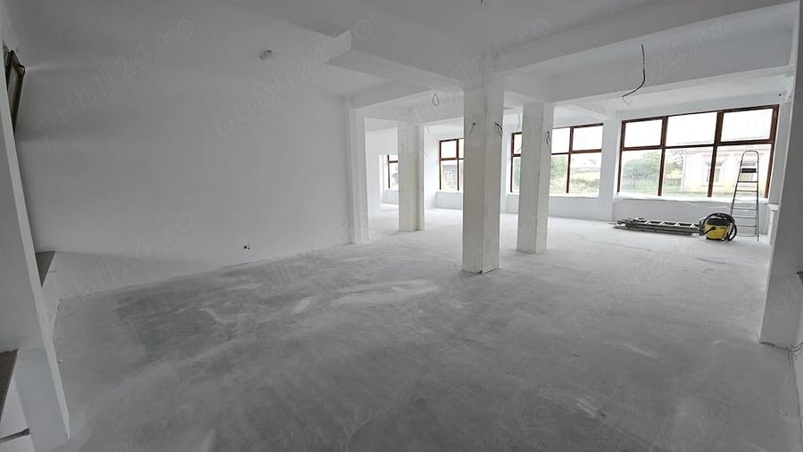 Spațiu comercial, de 200 mp, în Central