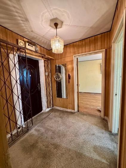 Apartament cu 3 camere decomandat în Colentina