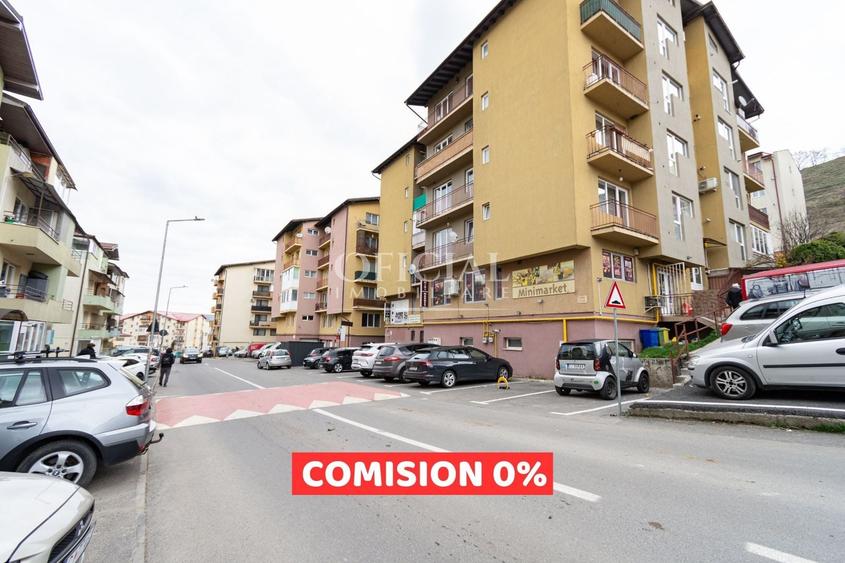 Apartament cu 3 camere semidecomandat, mobilat în Florești
