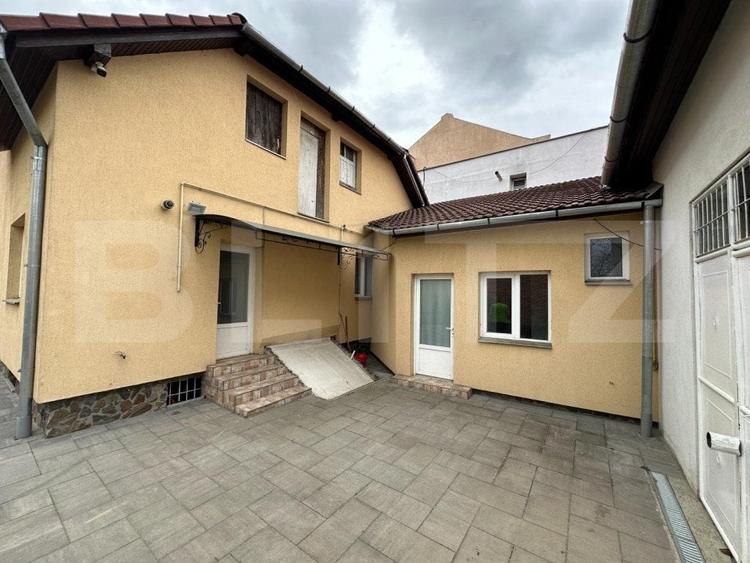 Casă individuală cu 4 camere cu Garaj în Tolstoi