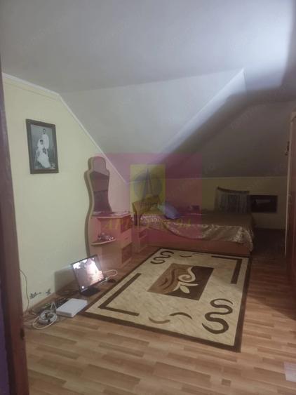 Casă cu 7 camere cu Teren 1500 Mp în Islaz