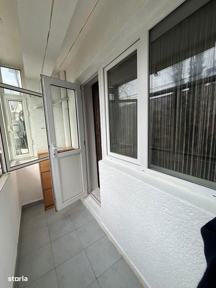 Apartament cu 3 camere semidecomandat, mobilat în Dacia