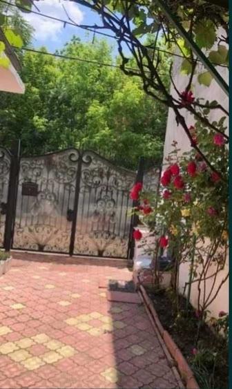 Casă individuală cu 3 camere cu Canalizare în Muncii
