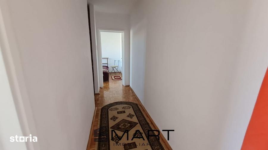 Apartament cu 3 camere, mobilat în Central — fotografia 1