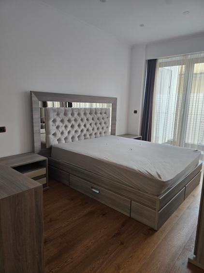 Apartament cu 3 camere semidecomandat în Kiseleff