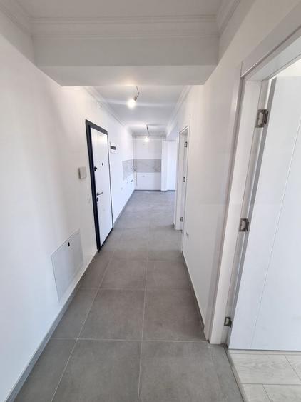 Apartament cu 3 camere decomandat în Energia