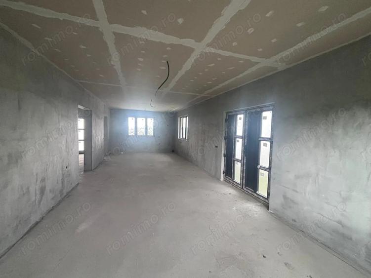 Casă cu 4 camere cu Teren 500 Mp în Nazna