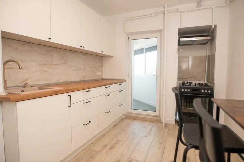 Apartament cu 3 camere decomandat, mobilat în Gara