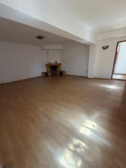 Casă individuală cu 4 camere cu Canalizare în