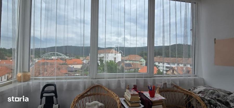 Apartament cu 4 camere în Central — fotografia 1