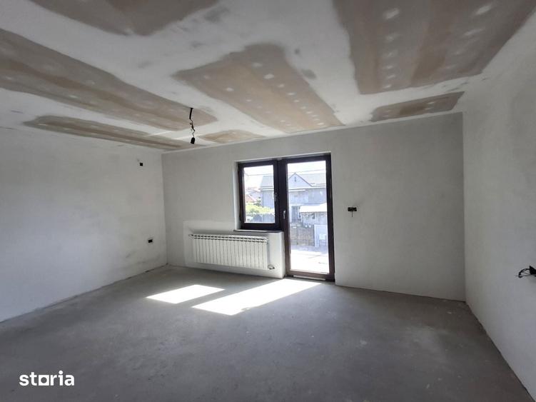 Casă cu 5 camere cu Teren 259 Mp în Brestei
