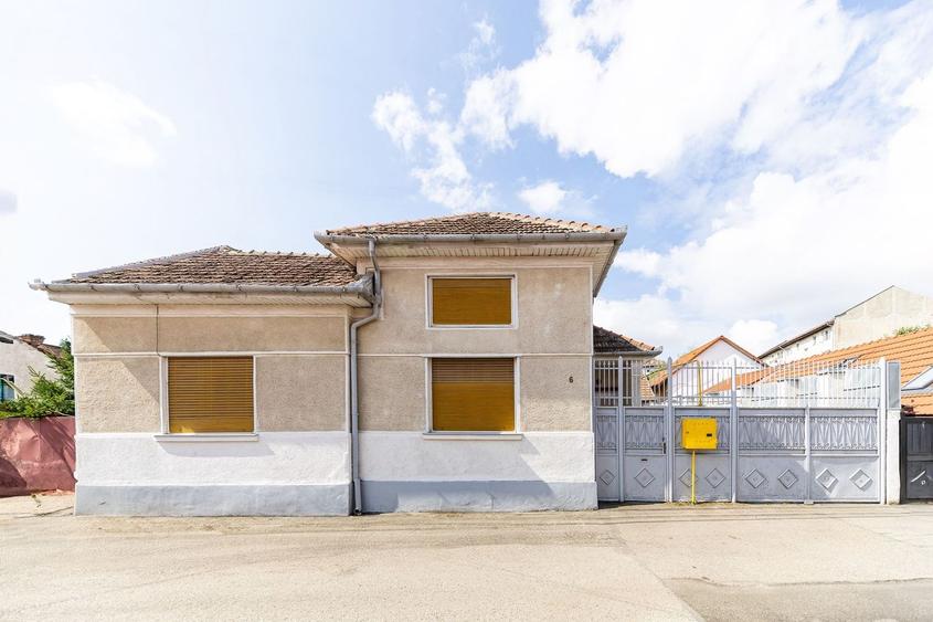 Casă individuală cu 5 camere cu Canalizare în Lunei