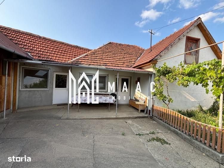 Casă cu 4 camere nedecomandat cu Teren 2700 Mp în Pianu